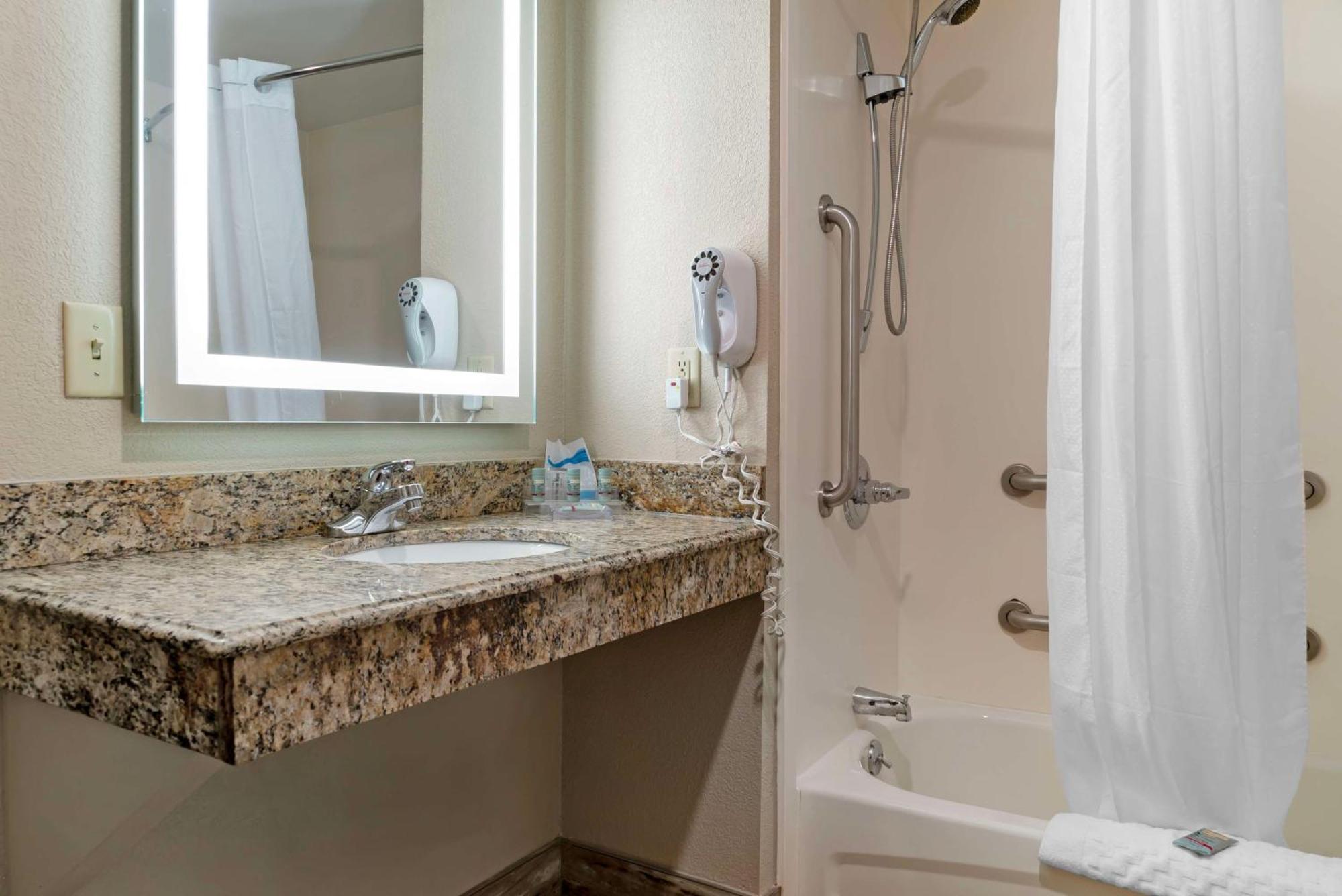 Best Western Executive Inn&Suites Grand Rapids Exterior foto