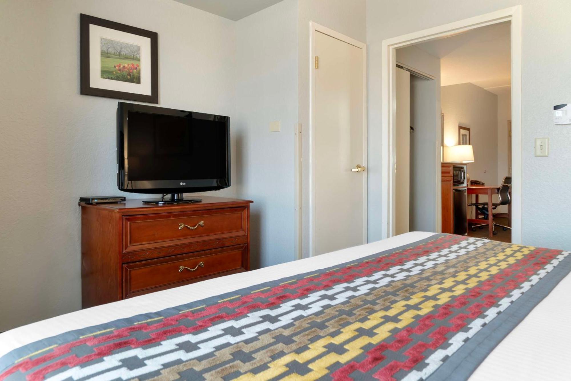 Best Western Executive Inn&Suites Grand Rapids Exterior foto