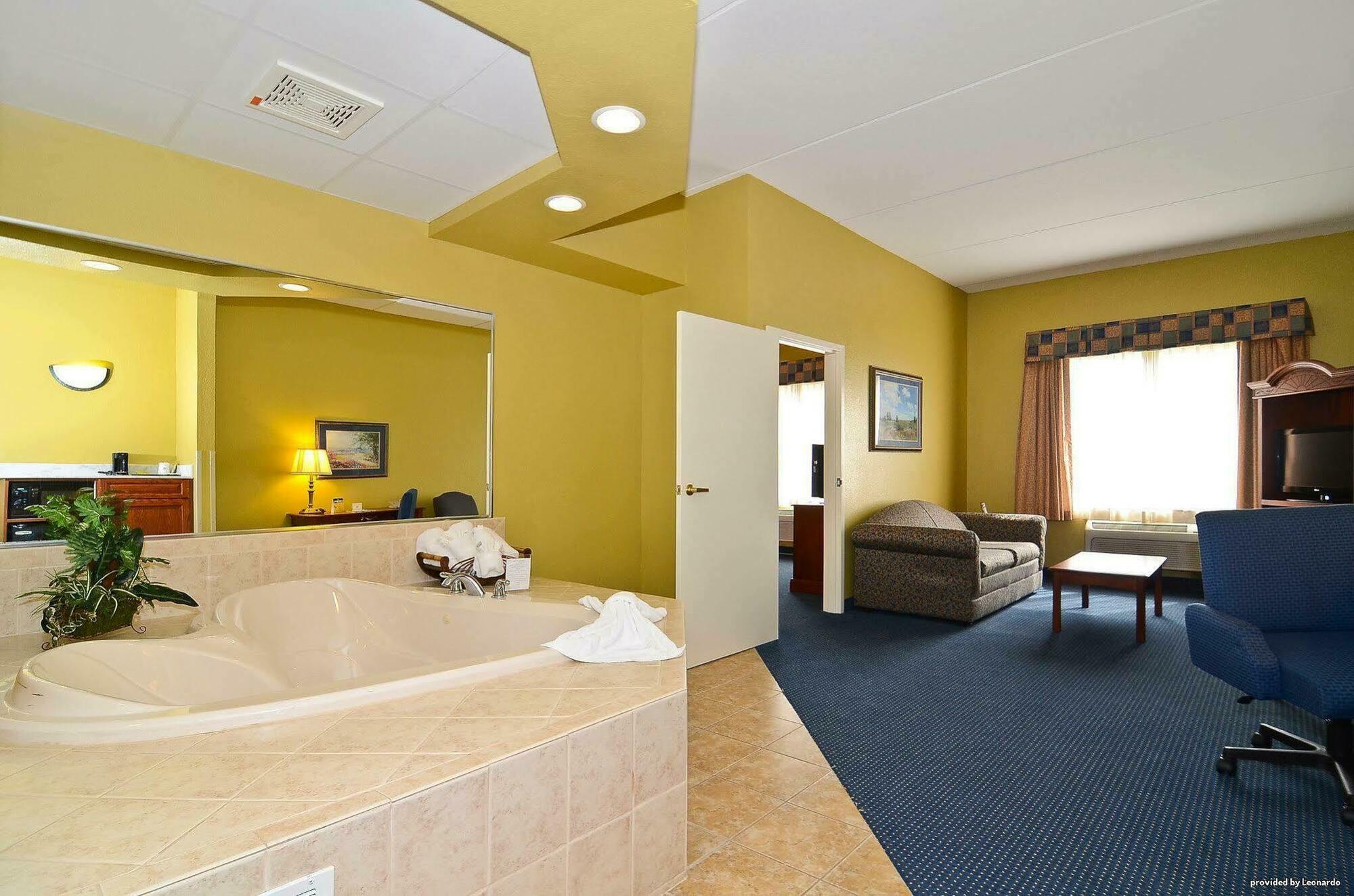 Best Western Executive Inn&Suites Grand Rapids Exterior foto